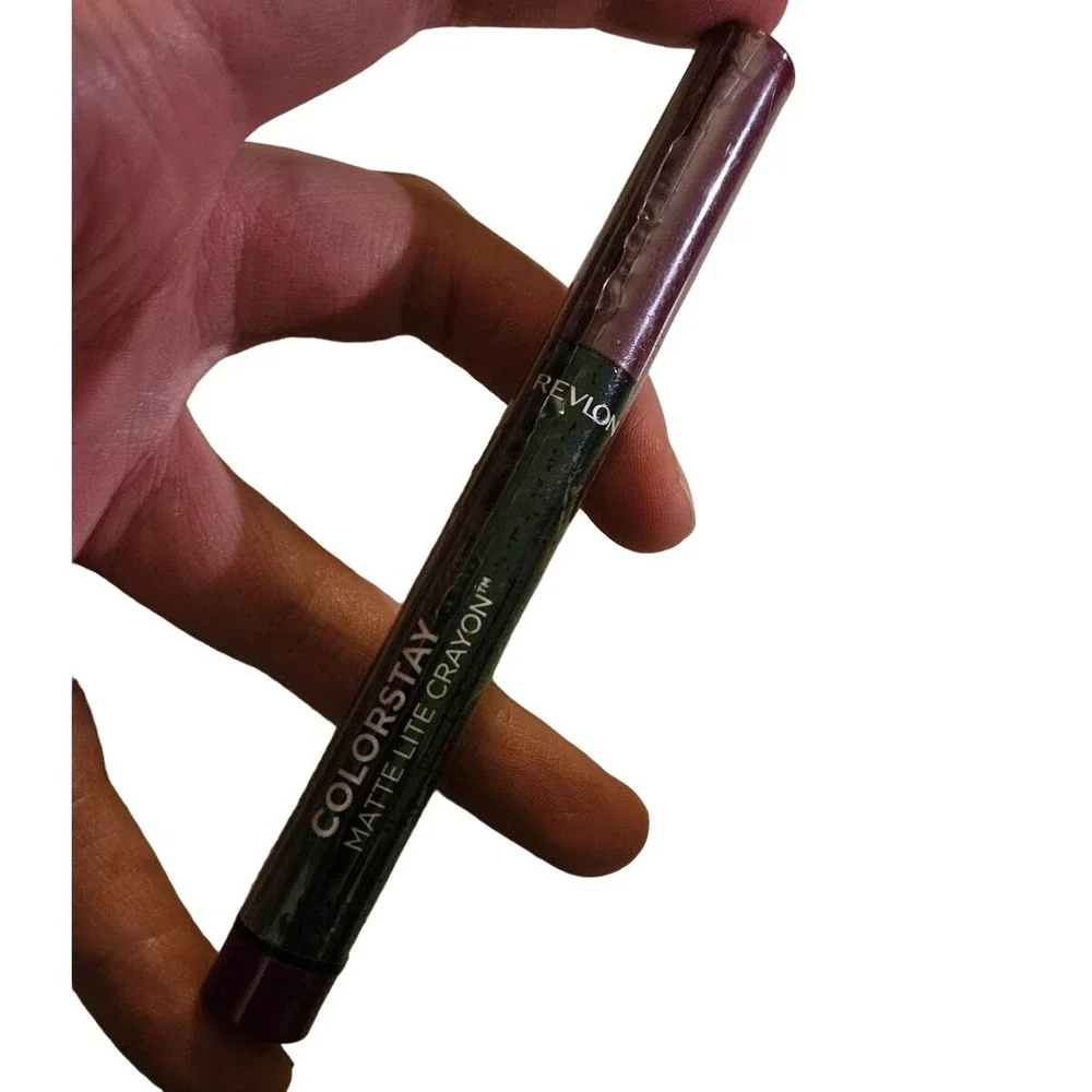 NEW! Revlon Colorstay Matte Lite Crayon 005 Sky High